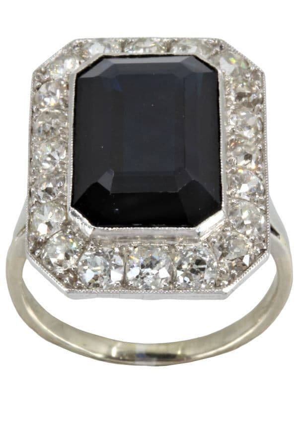 BAGUE ART-DÉCO SAPHIR ET DIAMANTS
