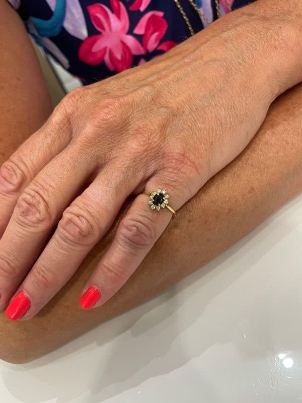 BAGUE MARGUERITE SAPHIR ET DIAMANTS — vue 2