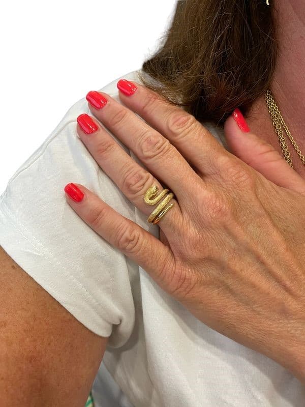 BAGUE MODERNE SERPENT — vue 2