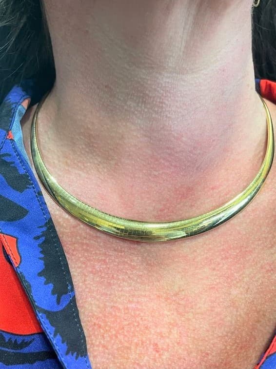 COLLIER EN CHUTE MAILLE OMÉGA — vue 2