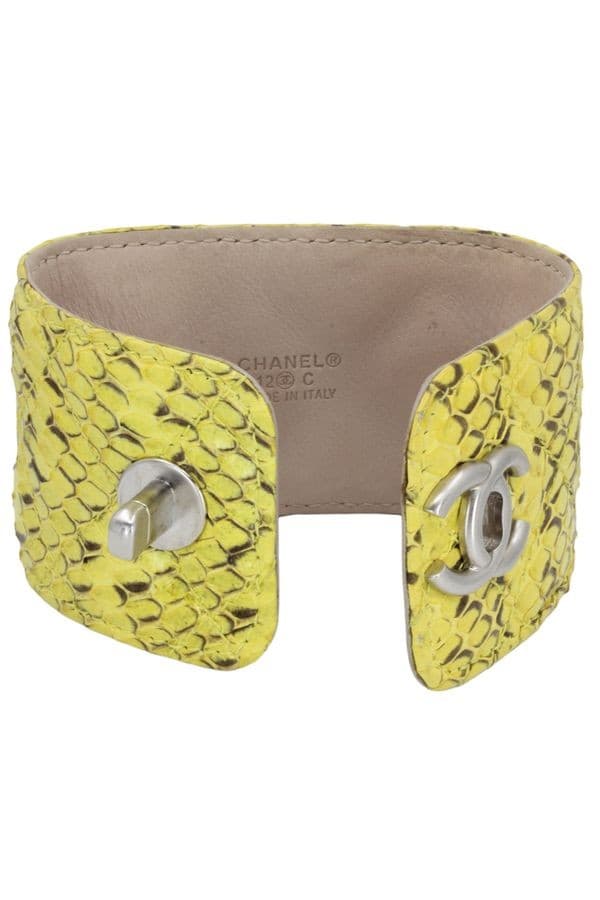 BRACELET CHANEL PYTHON — vue 3