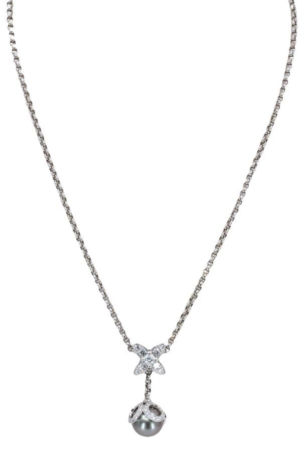COLLIER LOUIS VUITTON PERLE DE TAHITI ET DIAMANTS
