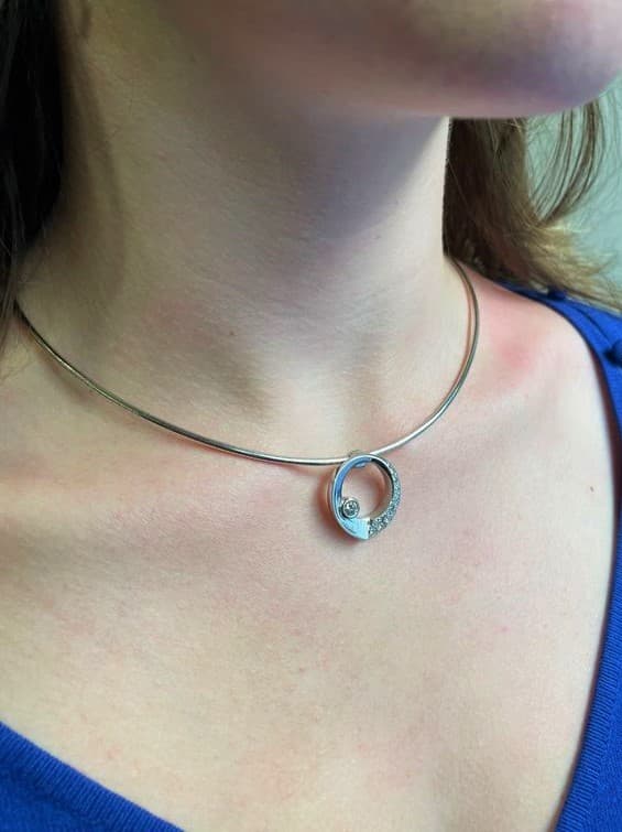 COLLIER DE CRÉATEUR DIAMANTS — vue 2