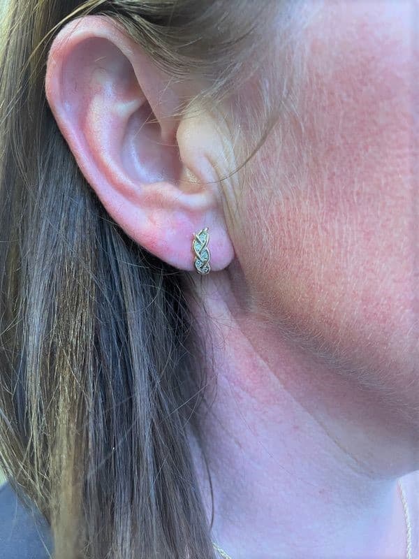 BOUCLES D'OREILLES TRESSÉES DIAMANTS — vue 2