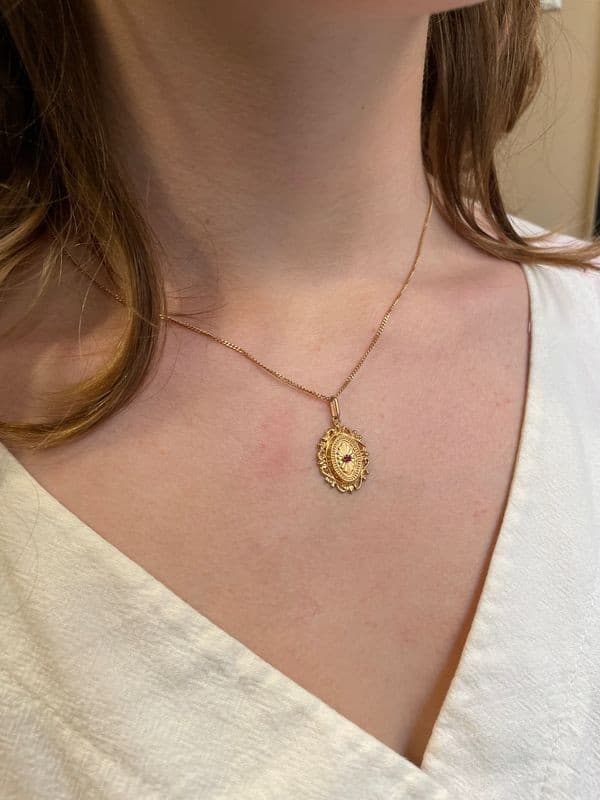 PENDENTIF ANCIEN RUBIS — vue 2