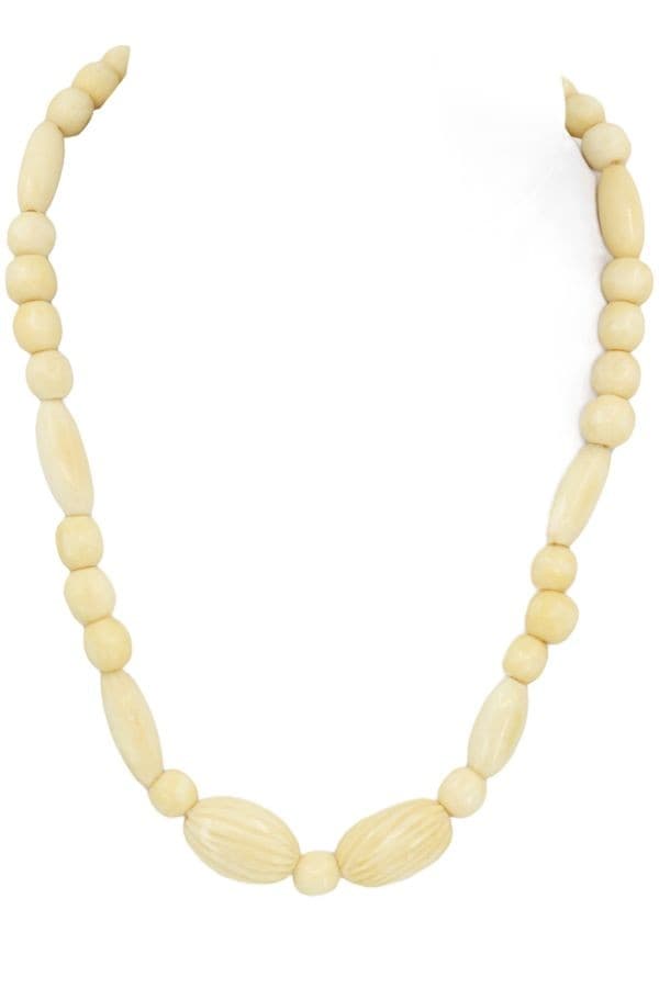 COLLIER ANCIEN EN IVOIRE — vue 1