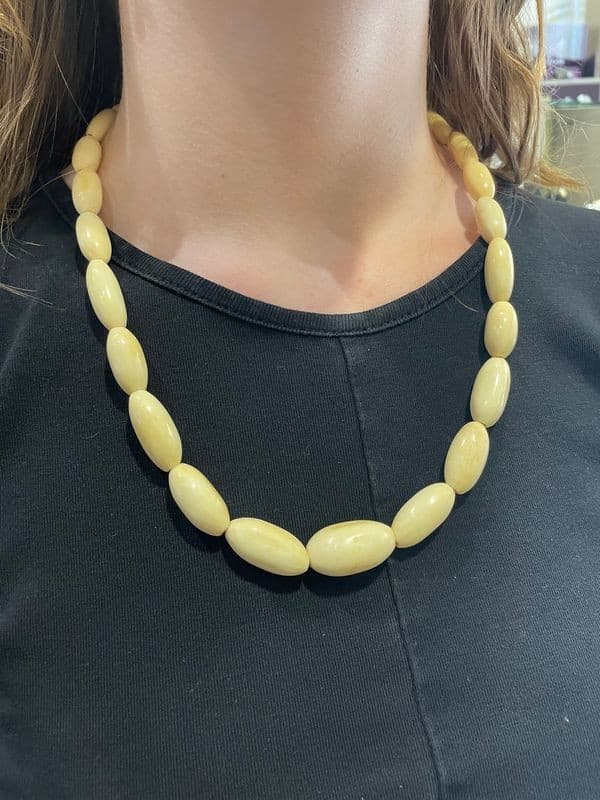 COLLIER ANCIEN EN IVOIRE — vue 2