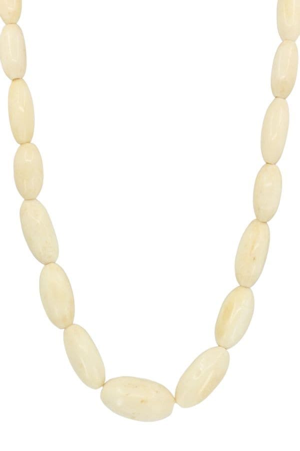 COLLIER ANCIEN EN IVOIRE — vue 1