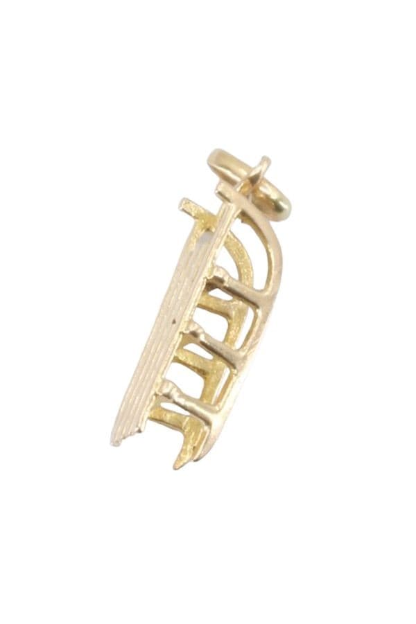 PENDENTIF TRAINEAU — vue 3