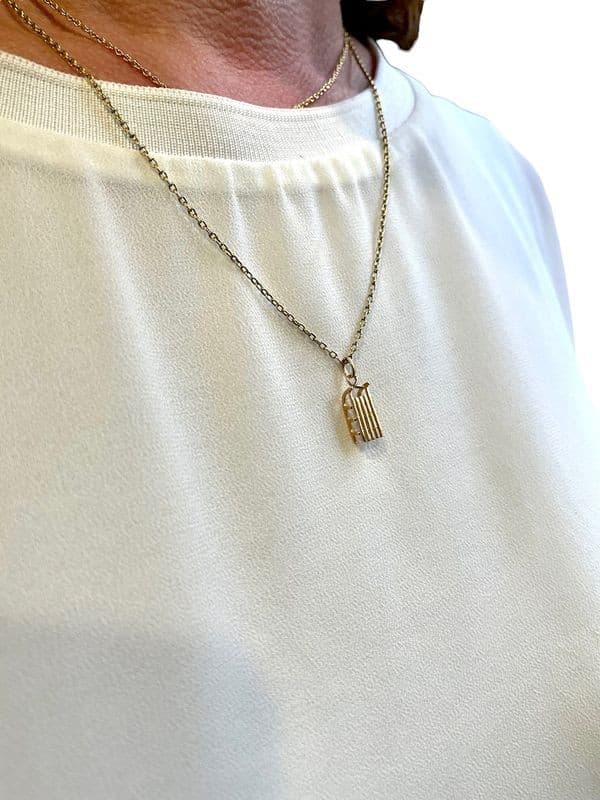 PENDENTIF TRAINEAU — vue 2
