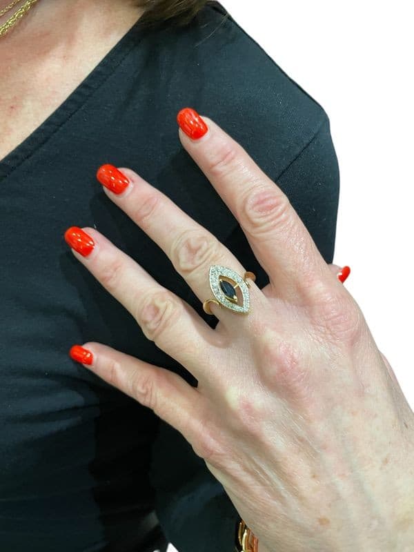 BAGUE ARTICULÉE SAPHIR, RUBIS ET DIAMANTS — vue 2