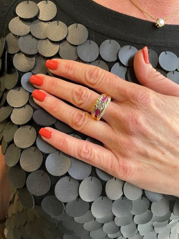 BAGUE MODERNE DIAMANTS ET SAPHIRS ROSES — vue 2