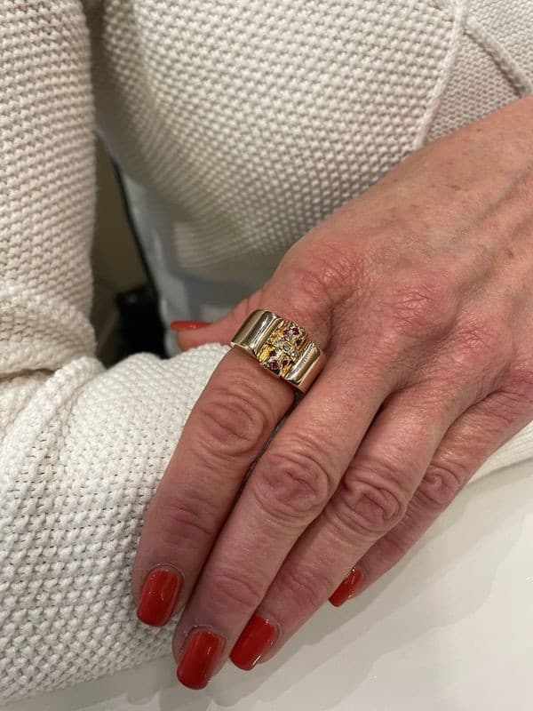 BAGUE TANK RUBIS ET DIAMANTS — vue 2