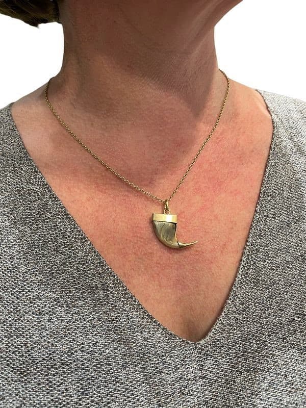 PENDENTIF GRIFFE DE TIGRE — vue 2