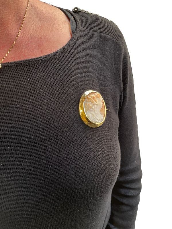 BROCHE CAMÉE ANCIENNE — vue 2