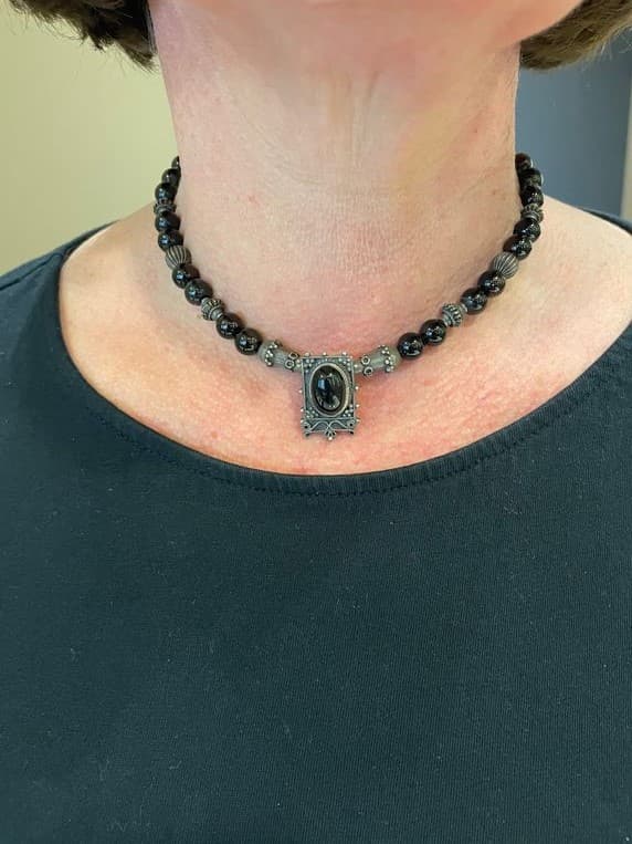COLLIER ARGENT ONYX ET GRENATS — vue 2