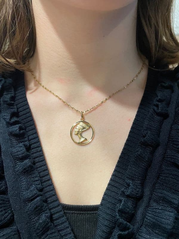 PENDENTIF NÉFERTITI — vue 2