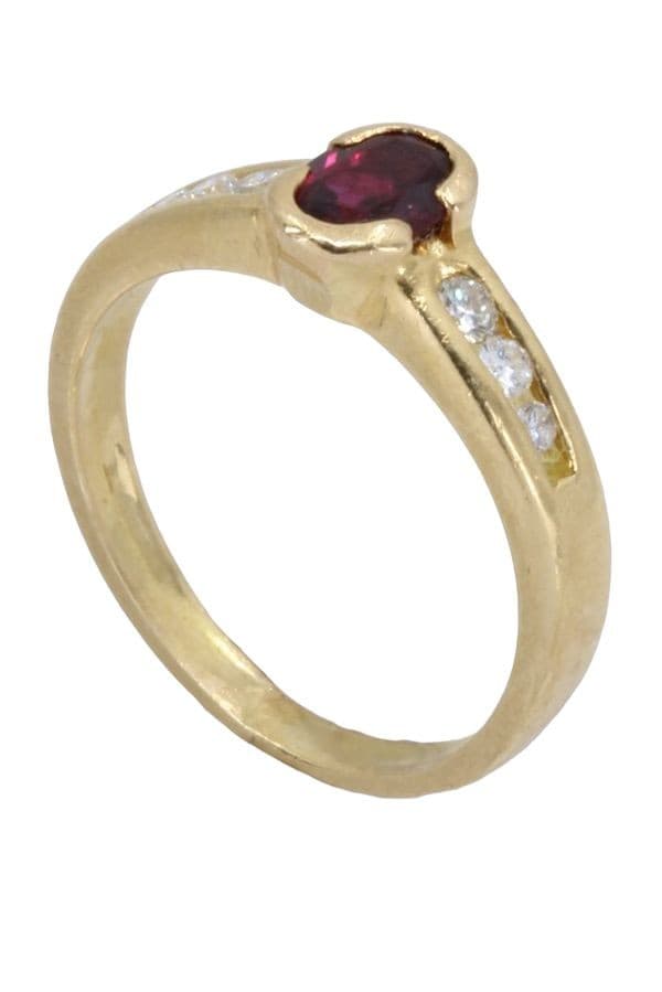 BAGUE MODERNE RUBIS ET DIAMANTS — vue 4