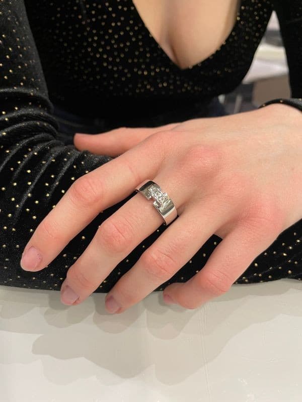 BAGUE LIEN DIAMANTS PRINCESSES — vue 2