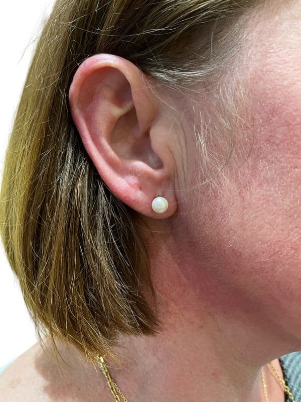 BOUCLES D'OREILLES CLOUS PERLES — vue 2