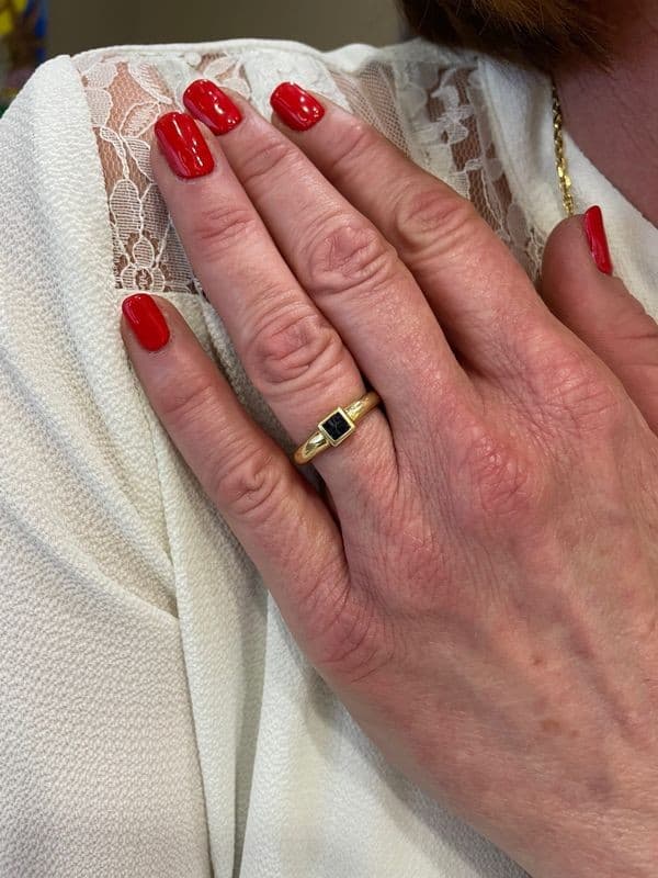 BAGUE MODERNE SAPHIRS — vue 2