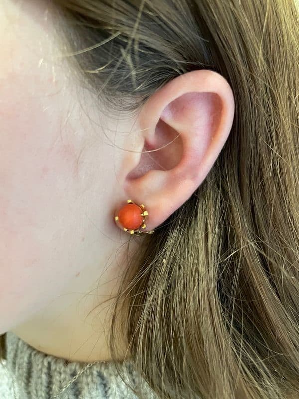 BOUCLES D'OREILLES PERLES DE CORAIL — vue 2
