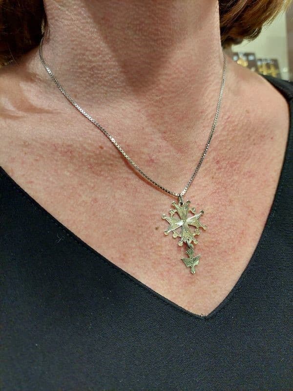 PENDENTIF ANCIEN SAINT ESPRIT — vue 2