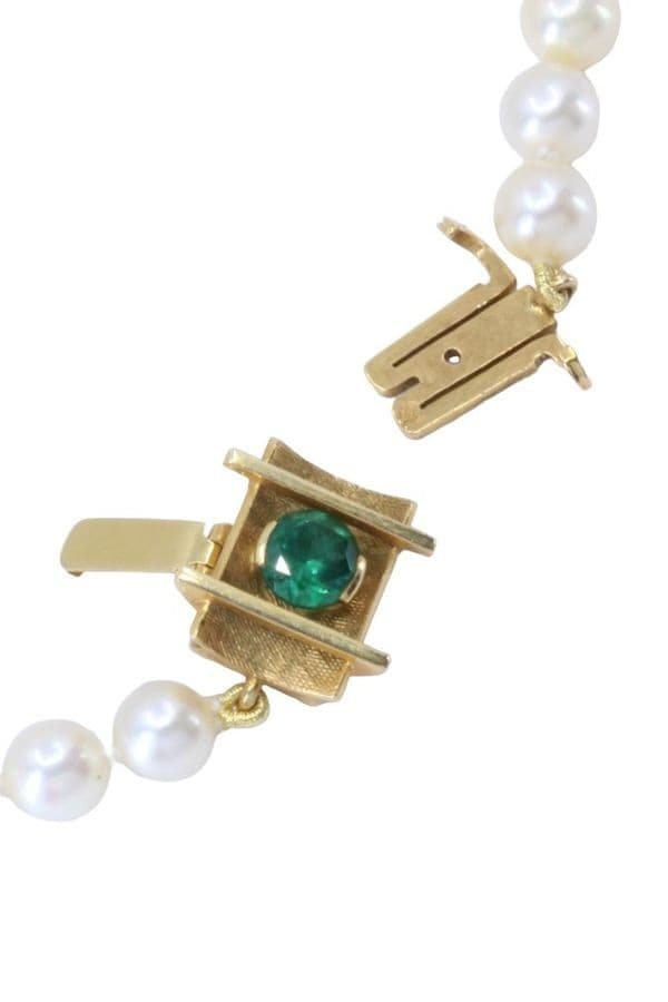 COLLIER DE PERLES EN CHUTE — vue 4