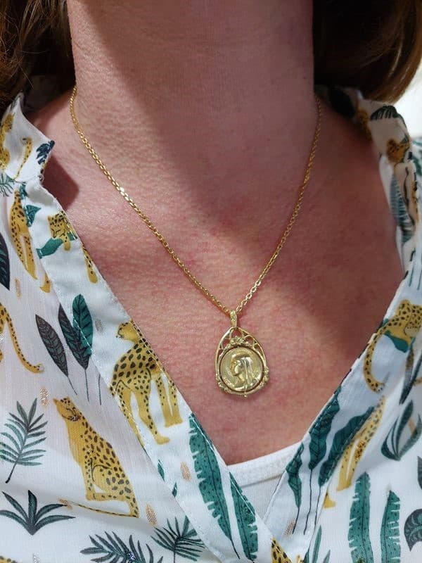 MÉDAILLE VIERGE ANCIENNE — vue 2