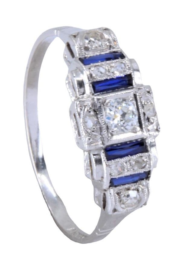 BAGUE SAPHIRS ET DIAMANTS STYLE ART-DÉCO — vue 4