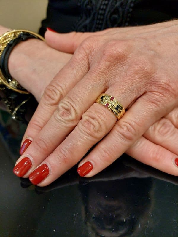BAGUE JONC SAPHIRS ET RUBIS — vue 2