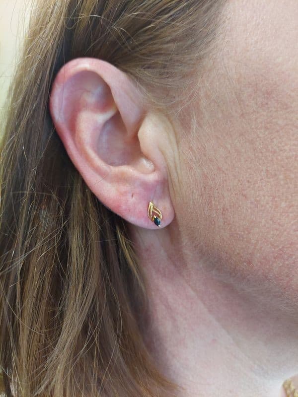 BOUCLES D'OREILLES SAPHIRS — vue 2
