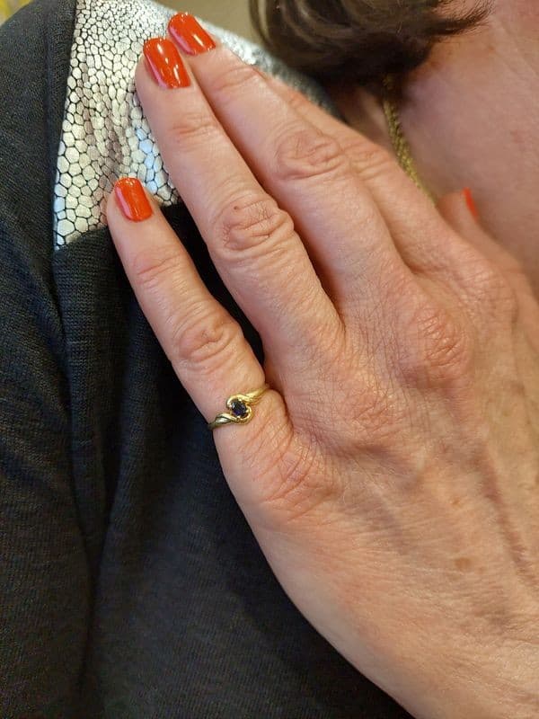 BAGUE MODERNE SAPHIR — vue 2