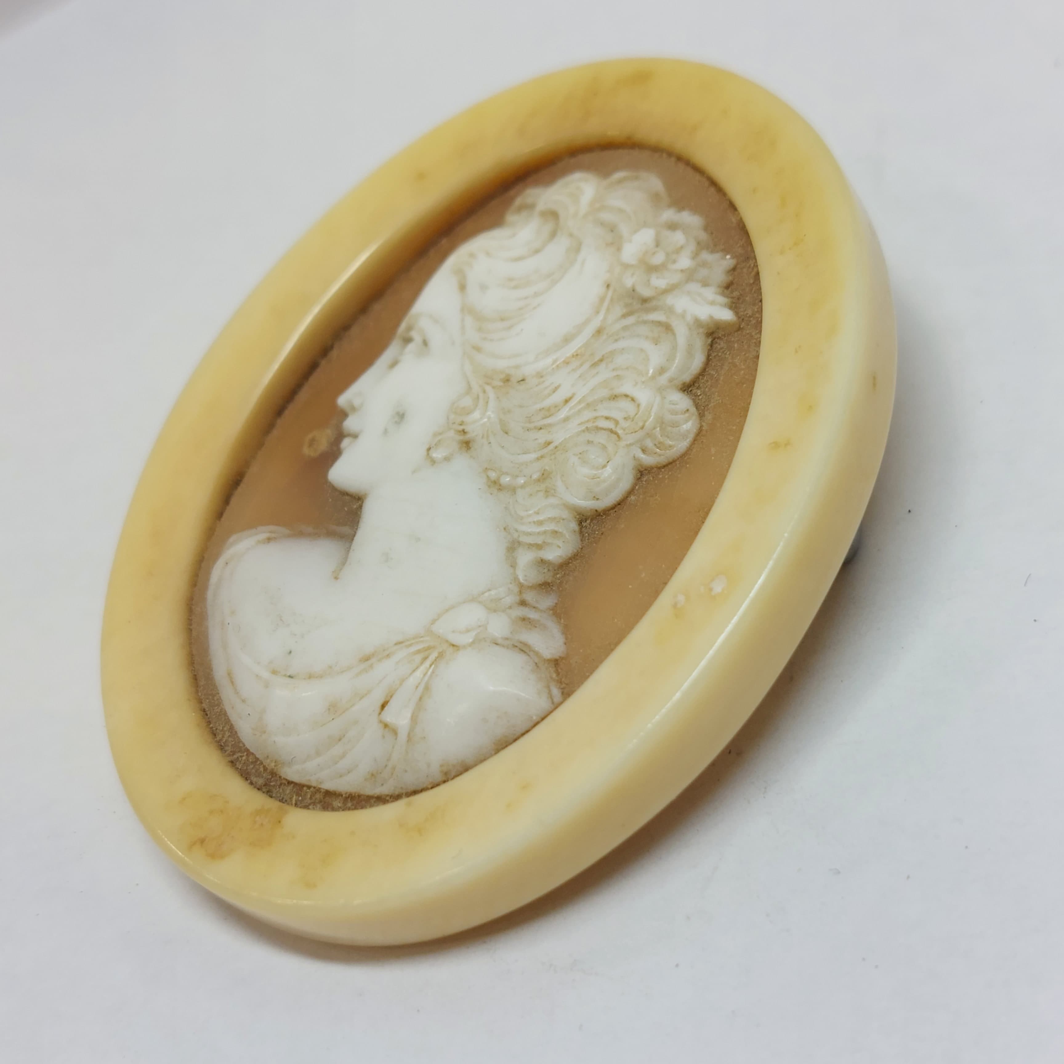 BROCHE IVOIRE ET CAMEE — vue 2