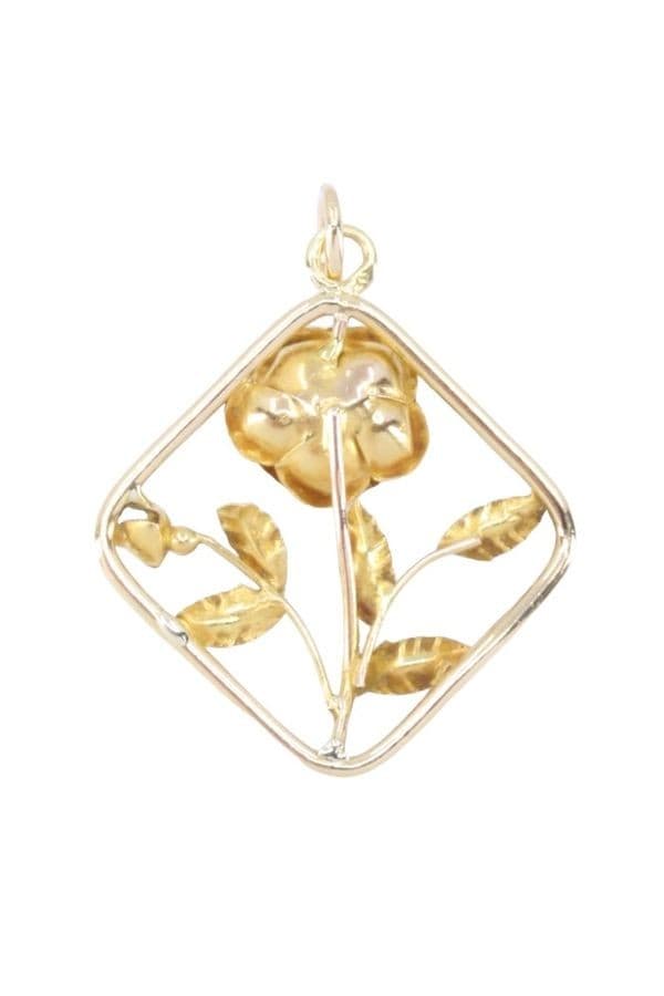 PENDENTIF ANCIEN ROSE — vue 3