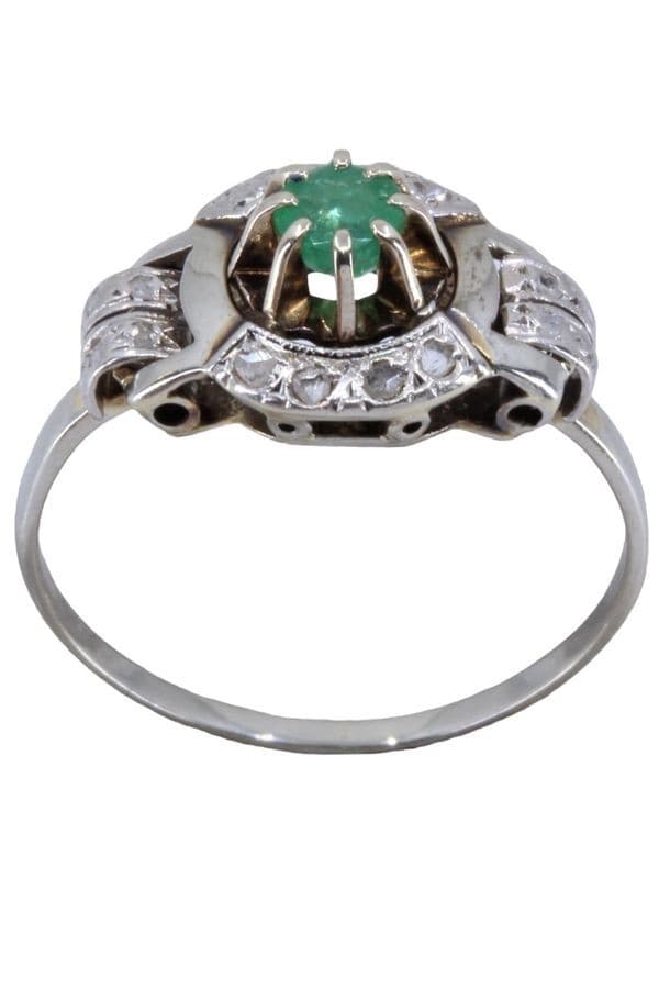 BAGUE ART-DÉCO ÉMERAUDE ET DIAMANTS — vue 1