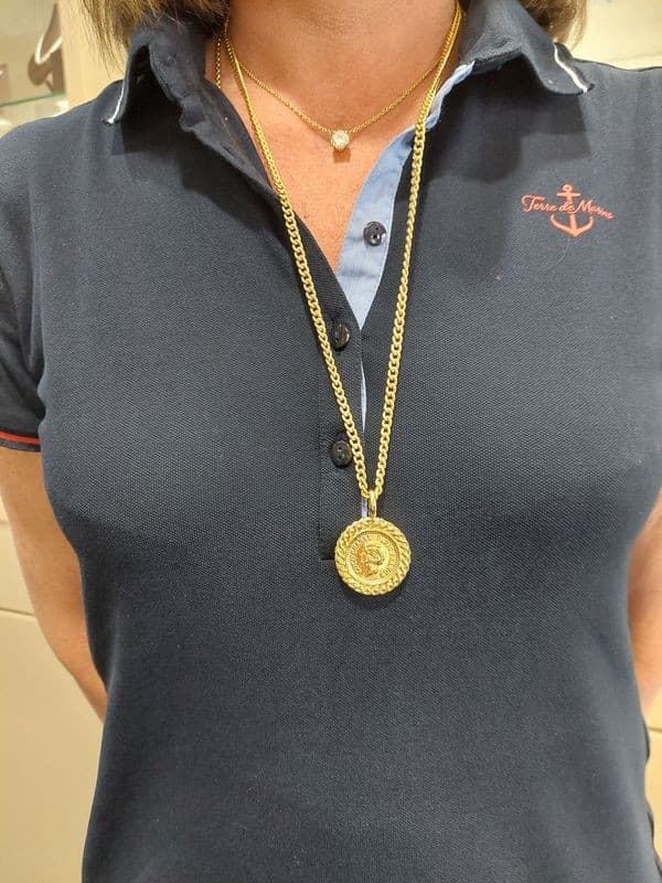 PENDENTIF SIGNÉ CHANEL — vue 2