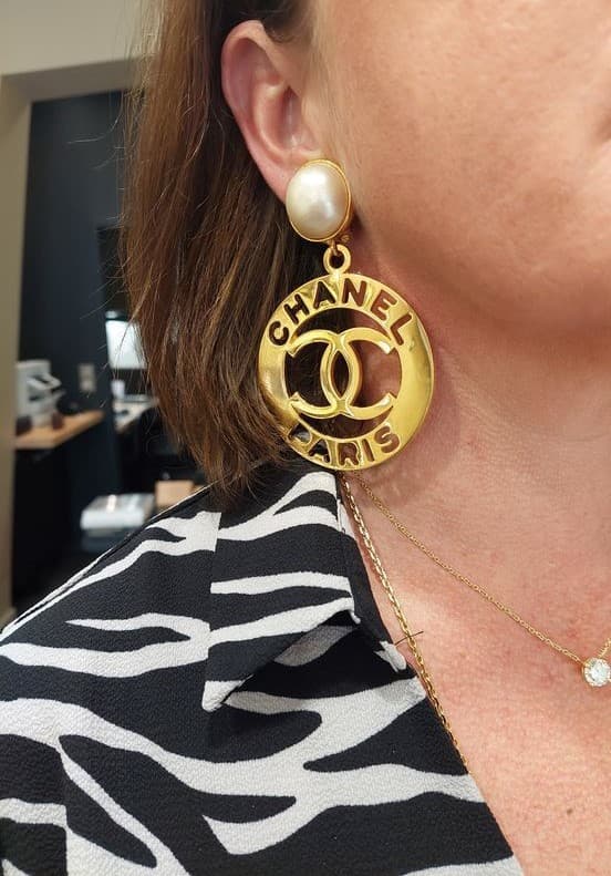 BOUCLES D'OREILLES CHANEL — vue 2
