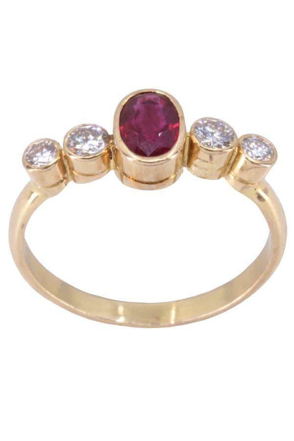 BAGUE MODERNE RUBIS ET DIAMANTS — vue 1