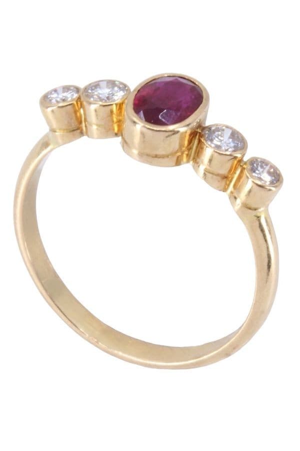BAGUE MODERNE RUBIS ET DIAMANTS — vue 6