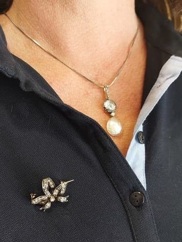 BROCHE PENDENTIF ART-NOUVEAU NACRE ET DIAMANTS — vue 2