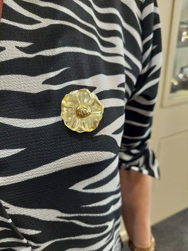 BROCHE PENDENTIF KENZO  FLEUR — vue 2