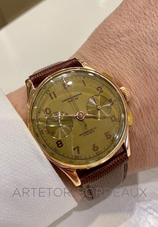 CHRONOGRAPHE SUISSE BOITIER OR — vue 2