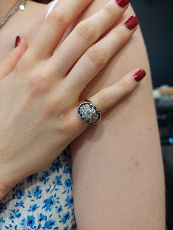 BAGUE DÔME ANCIENNE SAPHIRS ET DIAMANTS — vue 2