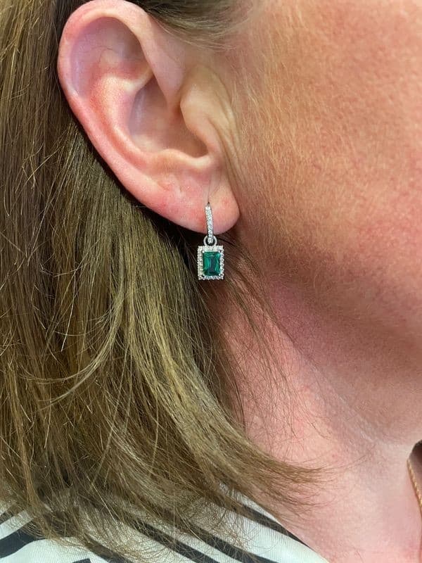 BOUCLES D'OREILLES "MILLENIA" SWAROVSKI — vue 2