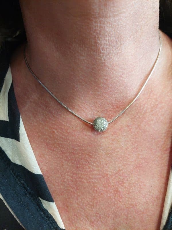 COLLIER BOULE PAVAGE DIAMANTS — vue 2