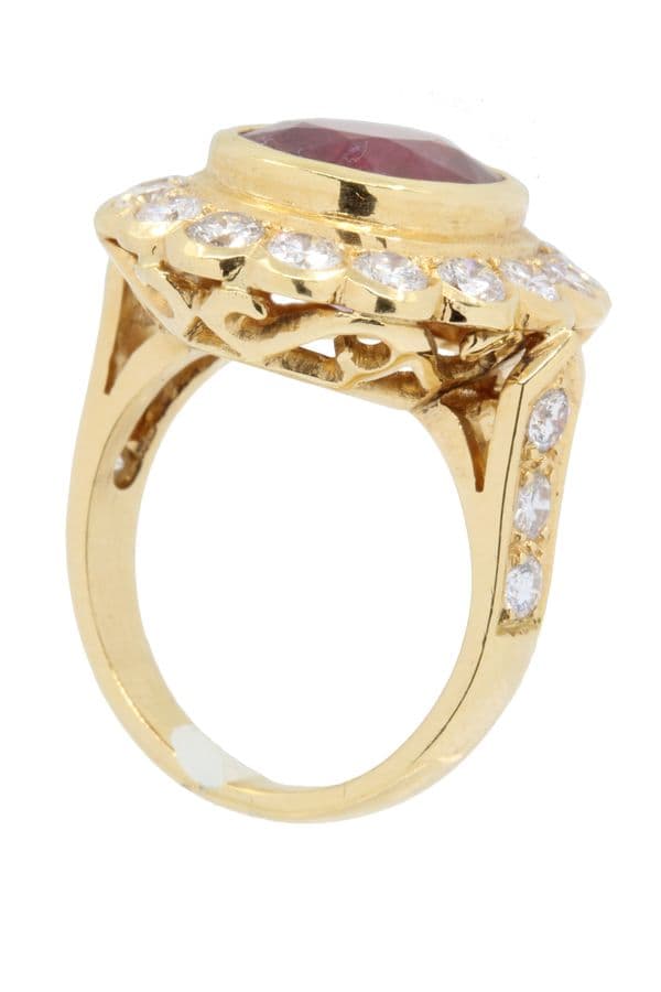 BAGUE RUBIS ENTOURAGE DIAMANTS — vue 4