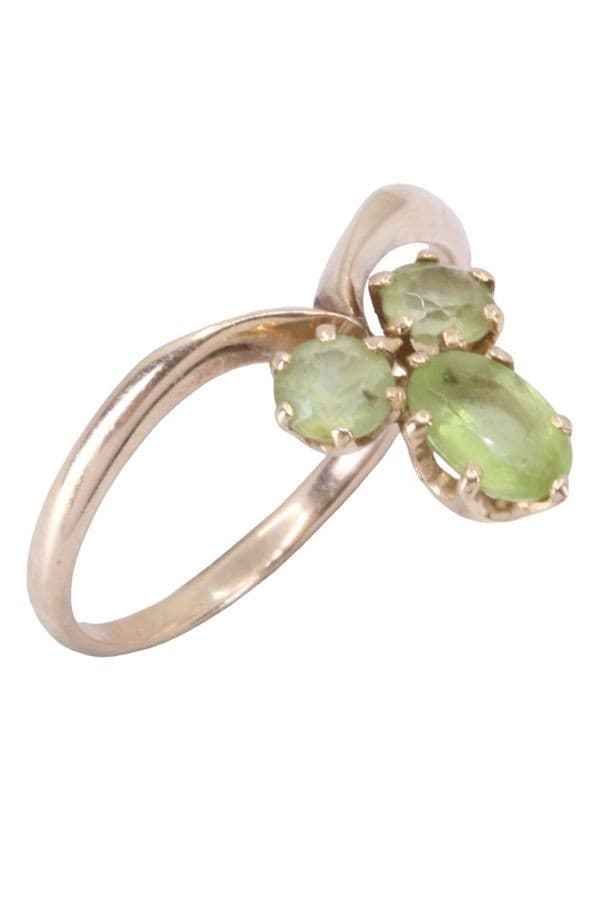 BAGUE ANCIENNE FLEUR DE LYS PÉRIDOTS — vue 5