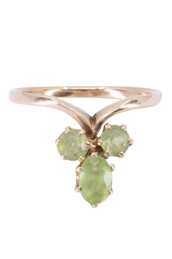 BAGUE ANCIENNE FLEUR DE LYS PÉRIDOTS — vue 4
