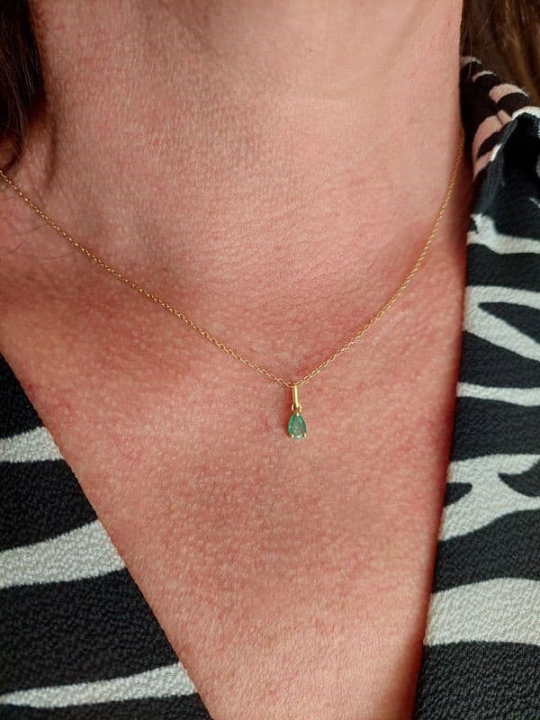PENDENTIF ÉMERAUDE — vue 2